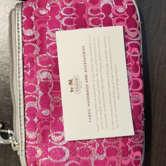 Coach wristlet NWT - Picture 5 of 5